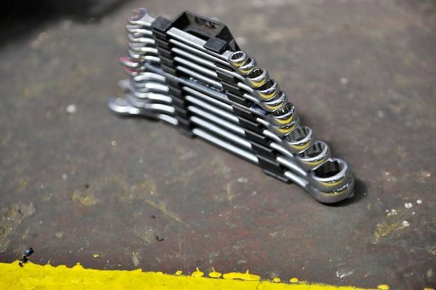 Co to jest kolumna McPhersona i jak wpływa na prowadzenie auta?